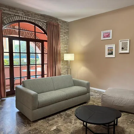 Boutique With View And Garden - Gismondo